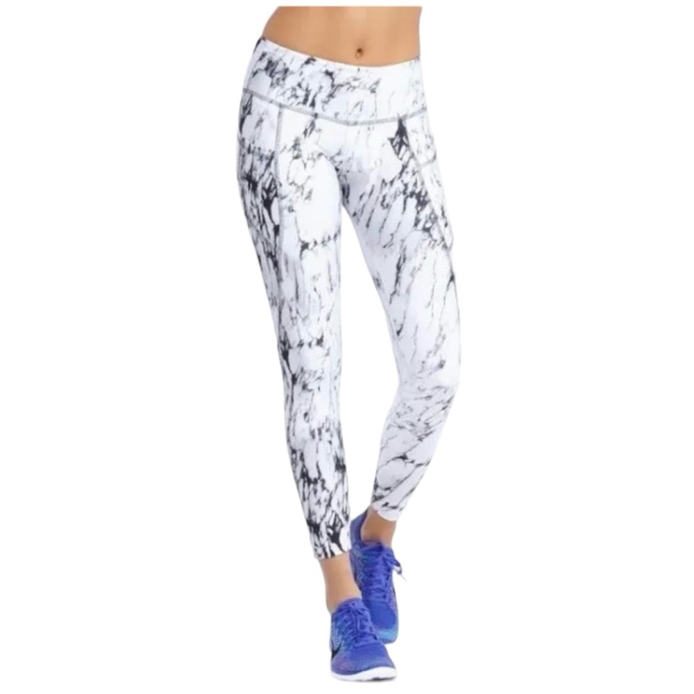 Strut This Marble Print Leggings